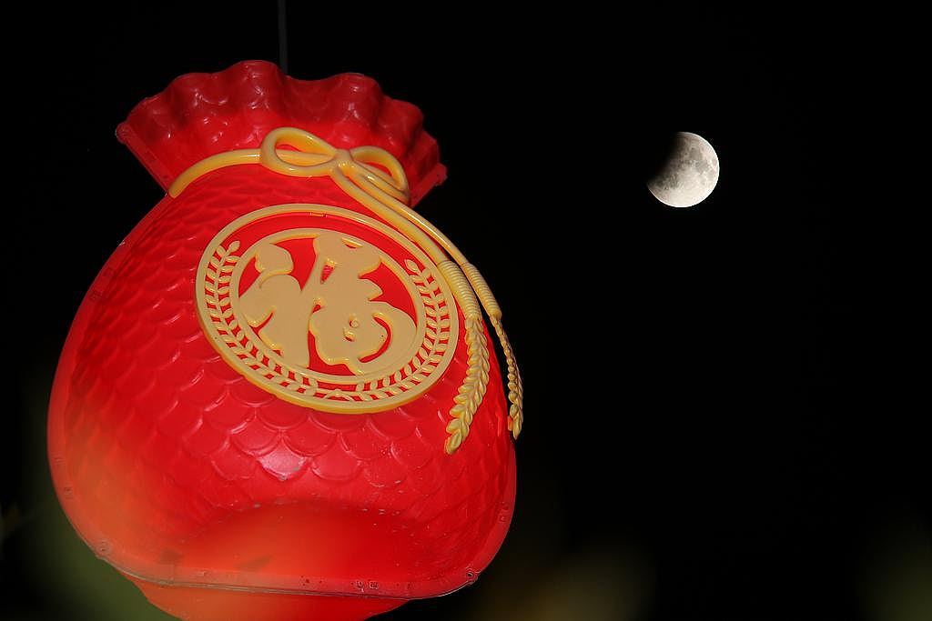 月全食遇上塔巴台风，香港遗憾错过！多图重温最精彩“血月”时刻（组图） - 7