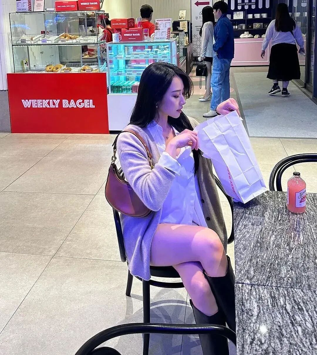 【美女】极品辣妈!这身材颜值,真的很迷人(组图) - 11