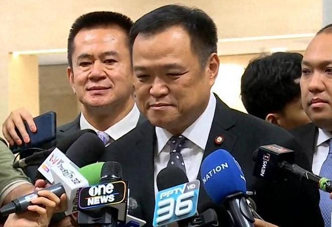 比泰剧精彩！泰国新华裔总理阿努廷43亿身家与“霸道总裁”式执政（组图） - 3