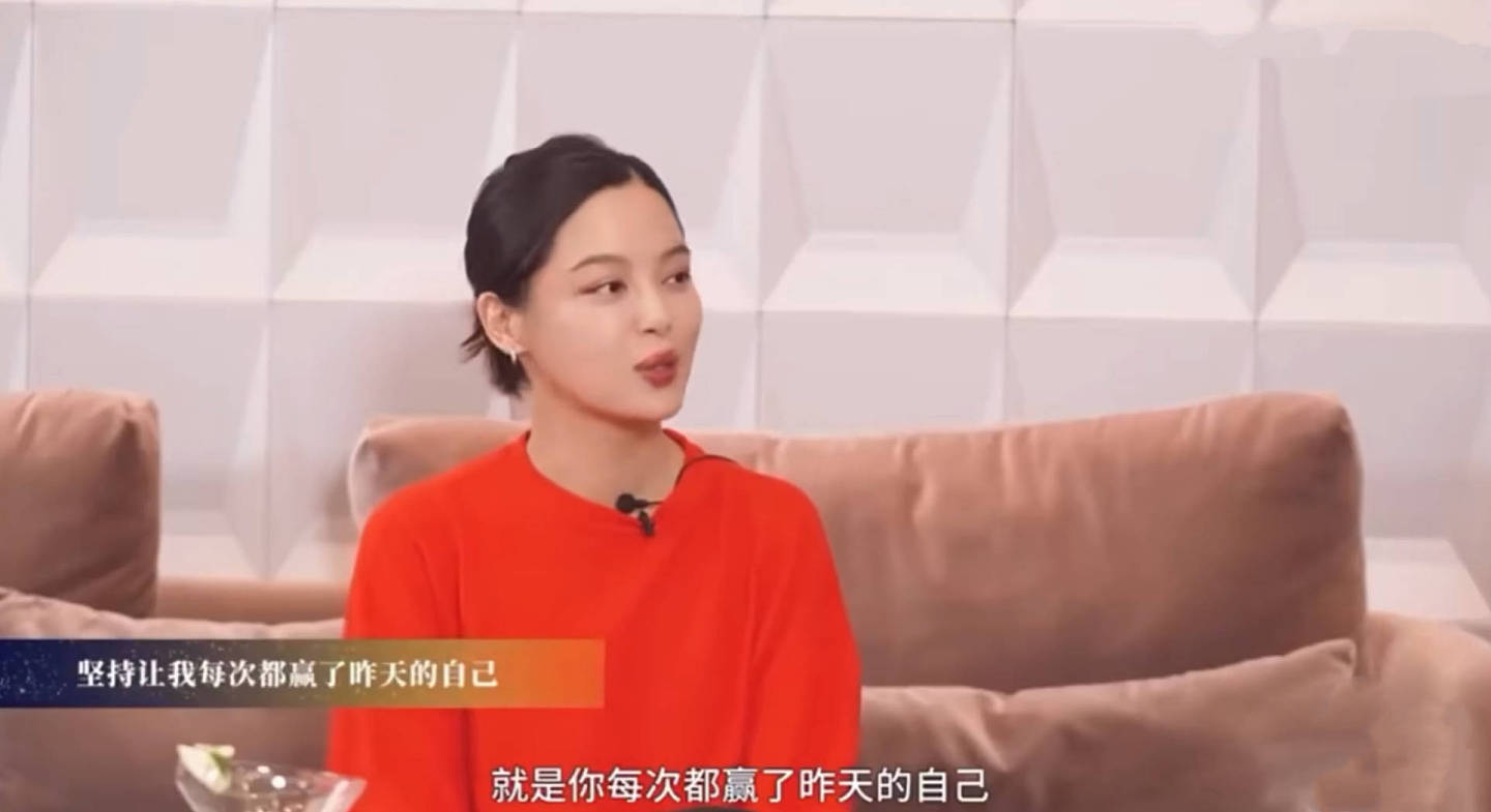 辛芷蕾夺国际影后,自曝曾因被退剧组躺马路大哭,领奖时张颂文表情引争议(组图) - 10