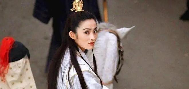 赵薇意想不到，分手二十年后汪雨再婚富贵女，她却陷入困境（组图） - 9