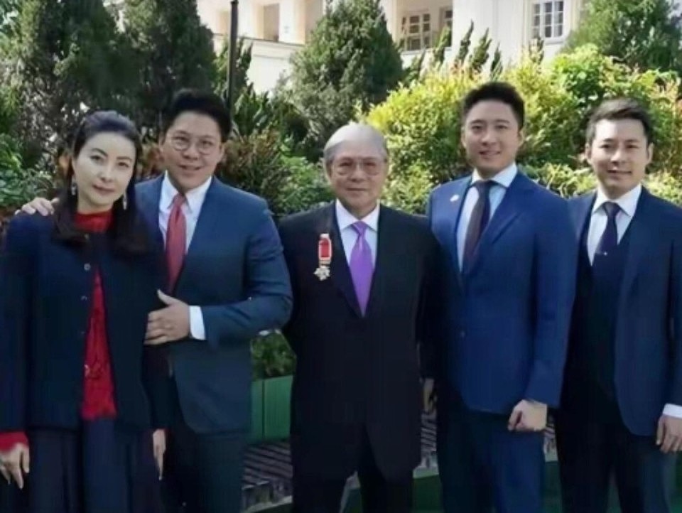 霍震霆谈对霍中曦希望，四字寄语内涵深远，反观李嘉诚已没有资格（组图） - 8
