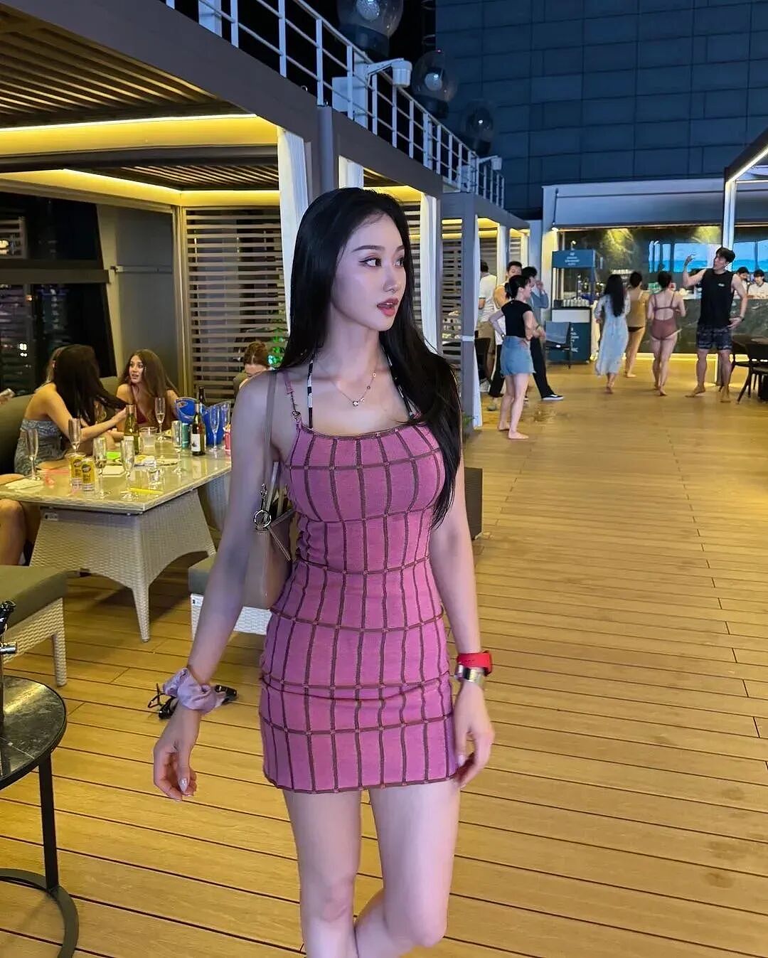 【美女】极品辣妈!这身材颜值,真的很迷人(组图) - 10