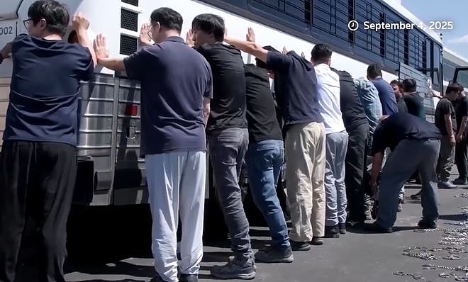 300名韩国公民在美国遭逮捕，还被戴了镣铐，韩国外长本周赴华府处理（组图） - 1