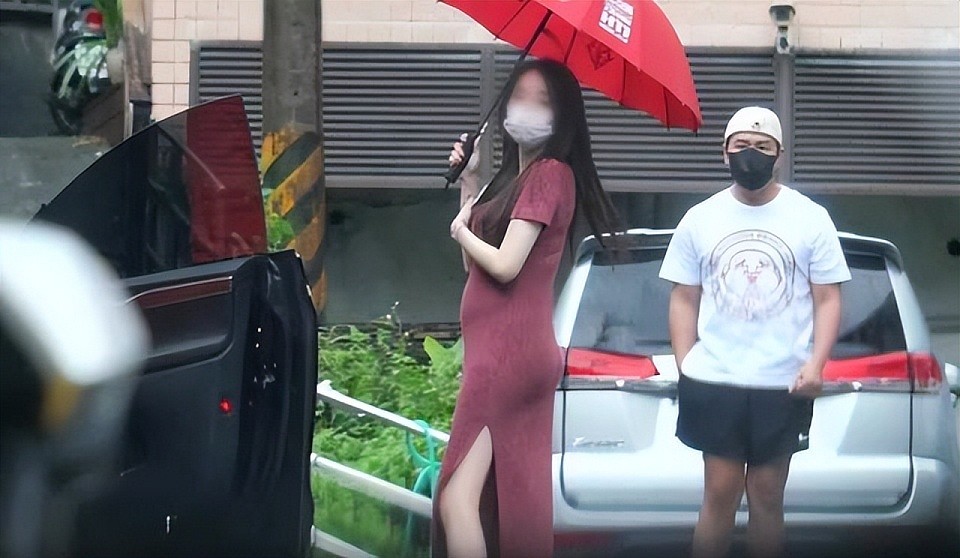 欧弟为三女儿办周岁宴,林志颖道贺!现任老婆首曝光,长相非常普通有些显老(组图) - 10