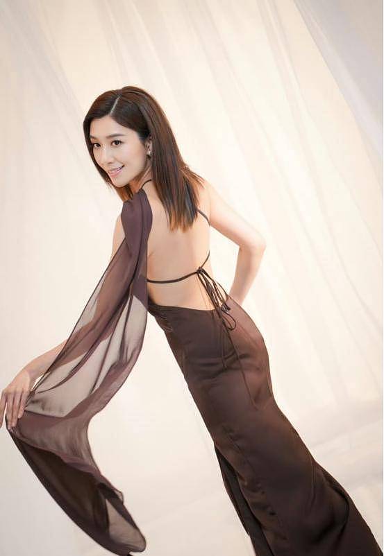 TVB前花旦婚后大解放真空上阵，大秀完美身材...（组图） - 2