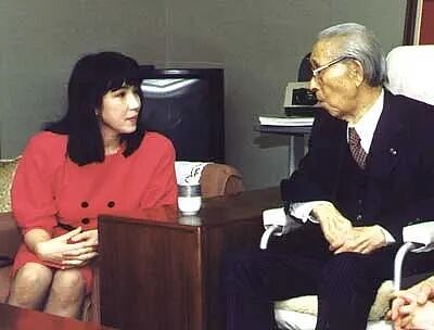 日本首相唯一女候选人：曾被早大、庆应同时录取，父母却让她放弃名校把学费留给弟弟（组图） - 10