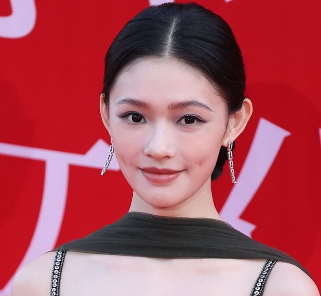 红毯上40+女星状态，有姐弟恋有单亲妈妈，过得好不好写在脸上（组图） - 21