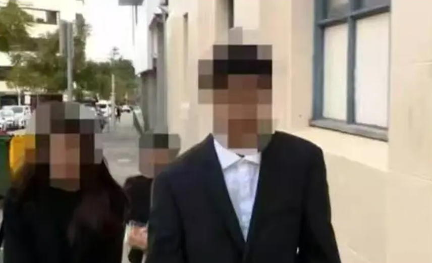 澳洲华女被妈妈撞破和男友磕药＋乱性，她反手把亲妈告上法庭…（组图） - 11
