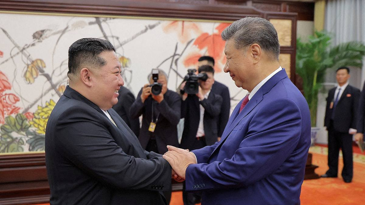 朝鲜国庆77周年:习近平向金正恩致贺电,强调中朝密切交往合作(组图) - 1