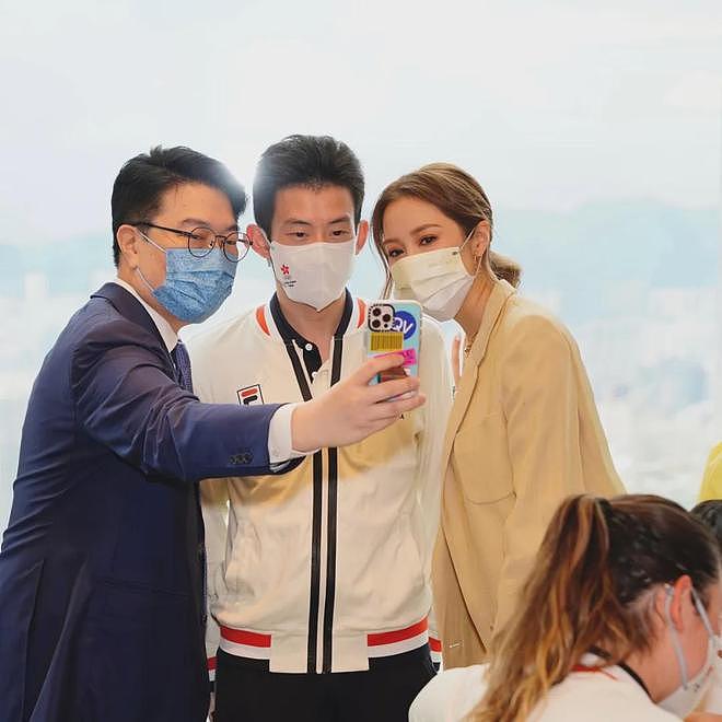 42岁徐子淇不装了!高调上Vogue封面,千亿儿媳要变“当家主母”(组图) - 15