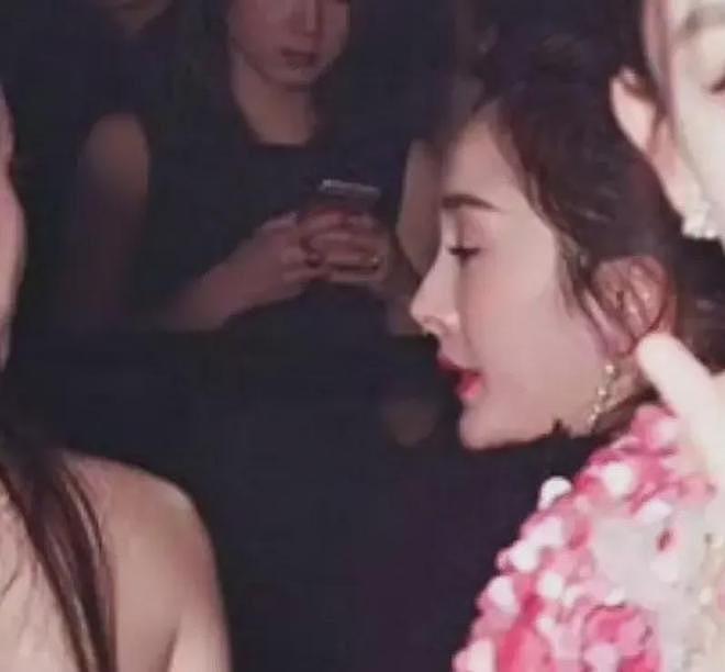 好尴尬！娜扎误发杨幂“丑照”，暴露对方侧脸短板，亮点不止一个（组图） - 5