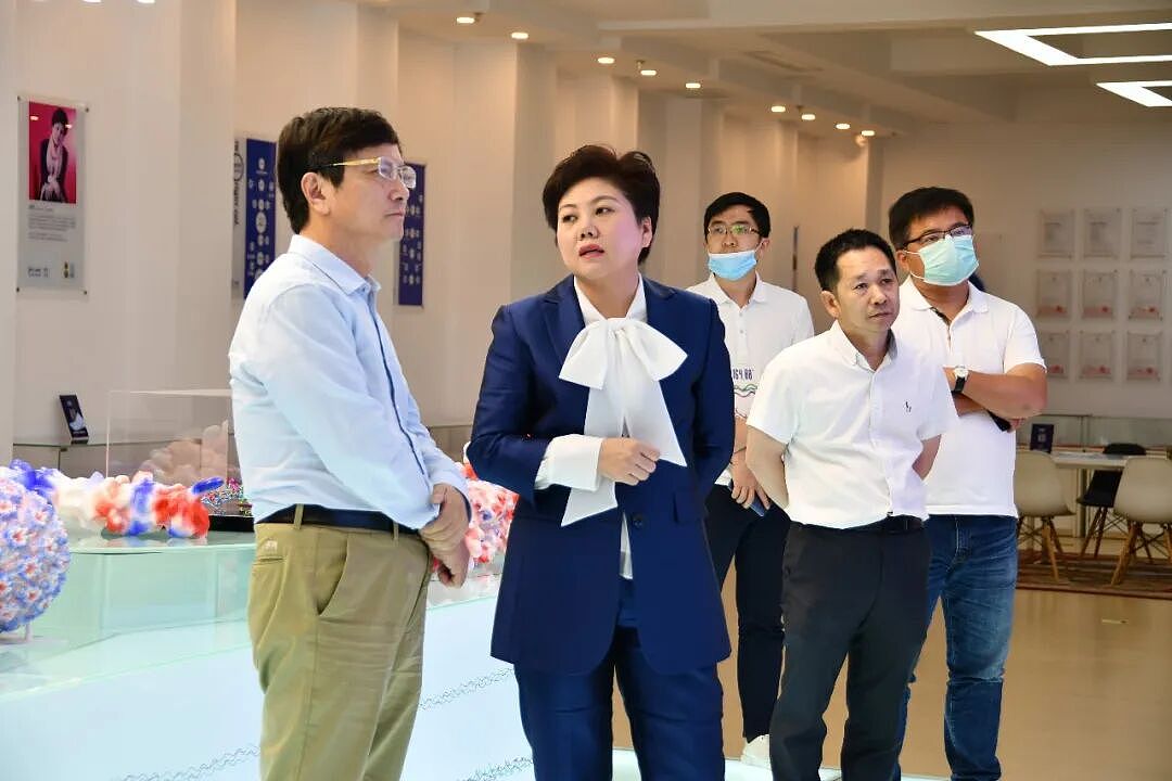 山西女首富，接任350亿医美巨头总经理，公司刚获钟睒睒20亿押注（组图） - 2