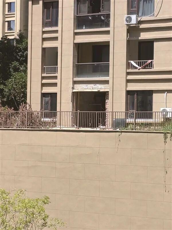 “准备放100多个骨灰盒,每年都收费”小区有业主建“骨灰房”?社区回应(组图) - 1