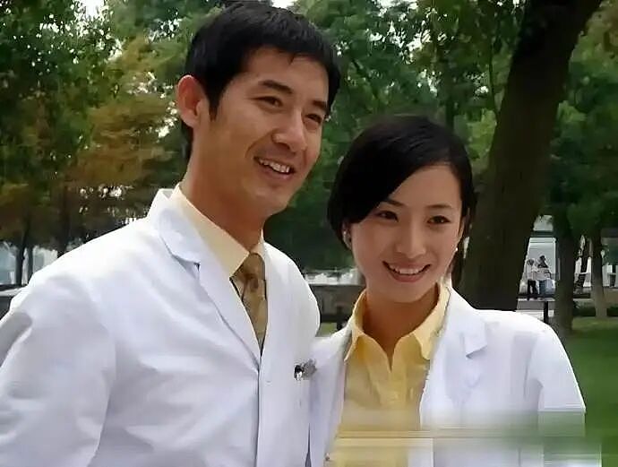 【情感】他俩原来是夫妻,相差16岁从戏里甜到戏外,如今儿女双全幸福圆满(组图) - 20