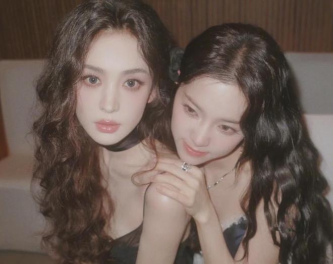 好尴尬！娜扎误发杨幂“丑照”，暴露对方侧脸短板，亮点不止一个（组图） - 1