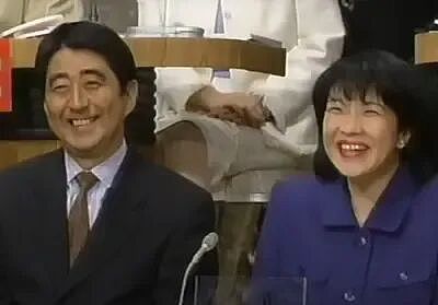 日本首相唯一女候选人：曾被早大、庆应同时录取，父母却让她放弃名校把学费留给弟弟（组图） - 16