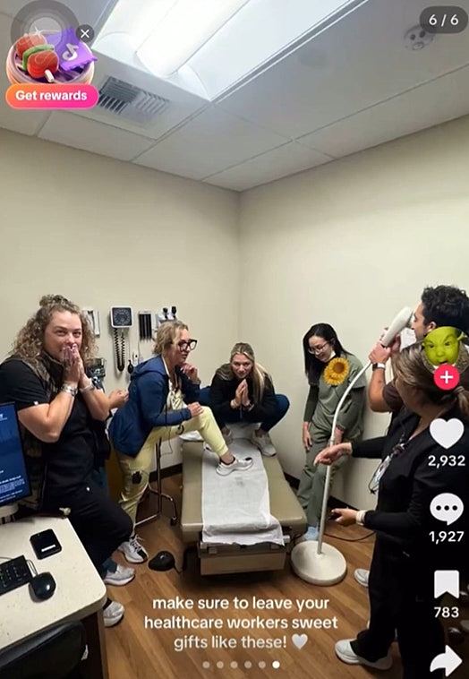 加州医护与患者体液合照，拍片称甜蜜礼物惹众怒，遭集体解雇（视频/组图） - 2