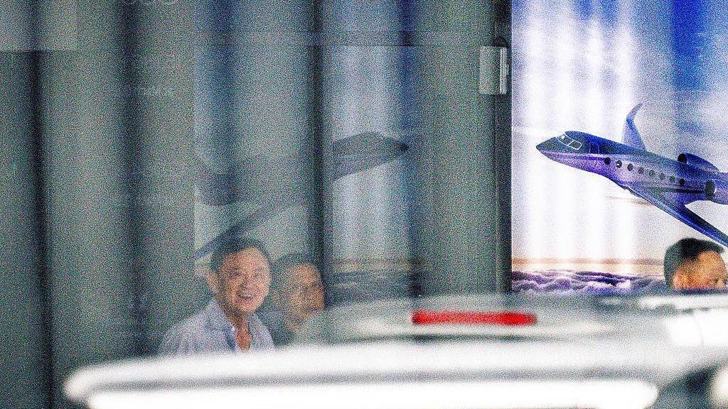 泰国最高法院判前总理他信须入狱服刑1年(组图) - 1