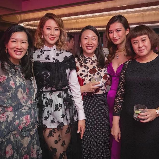 42岁徐子淇不装了!高调上Vogue封面,千亿儿媳要变“当家主母”(组图) - 27