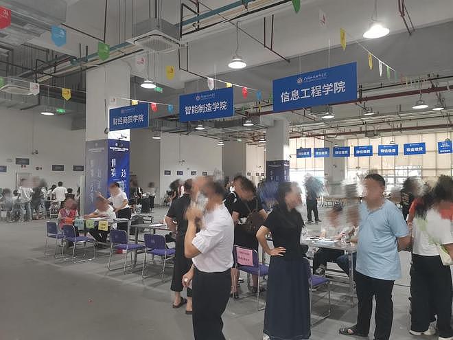 自闭症学生报到当天突然被劝退，校方：不可能学得下去（组图） - 2