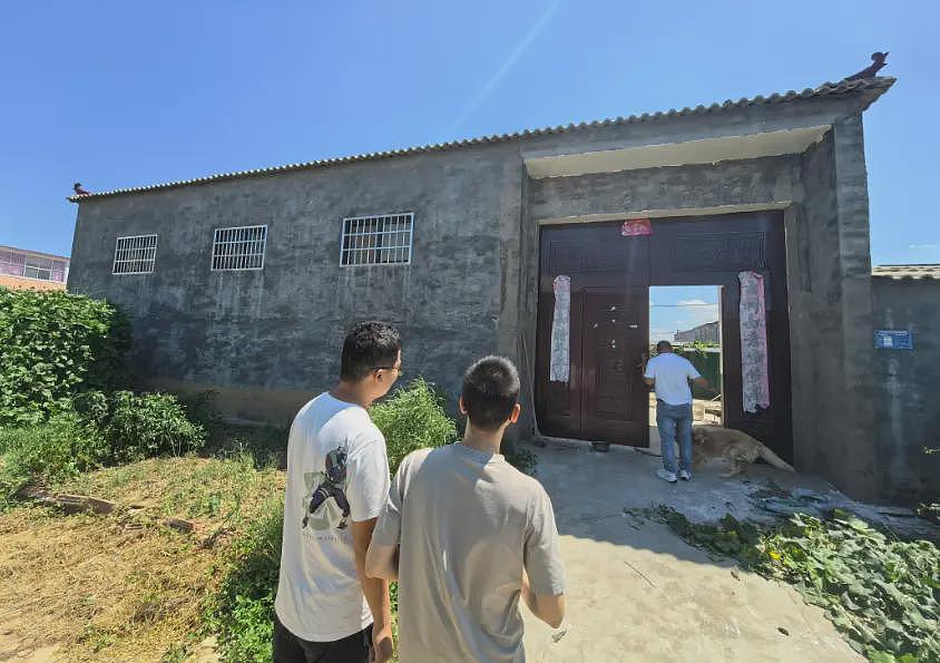 22年前父亲遭警察殴打致死，儿子被催缴24万停尸费（组图） - 2