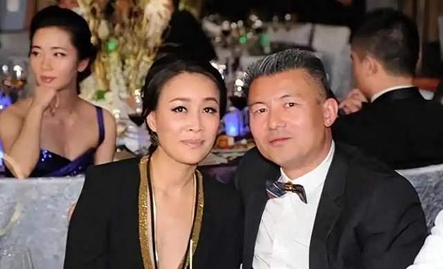 视频曝光！那英老公疑似出轨，在酒吧与美女亲密互动，直接带回家，本人回应（视频/组图） - 12