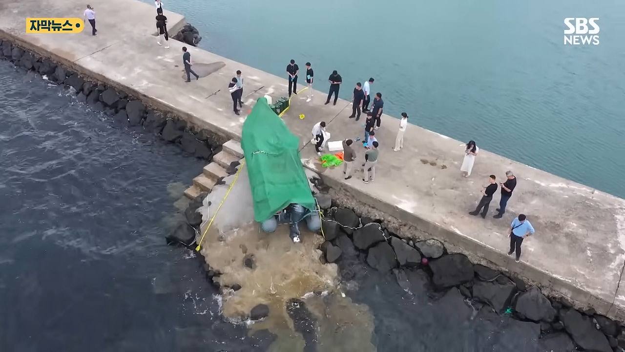 6名中国男子坐橡皮艇偷渡韩国济州，3人被捕3人在逃（组图） - 1