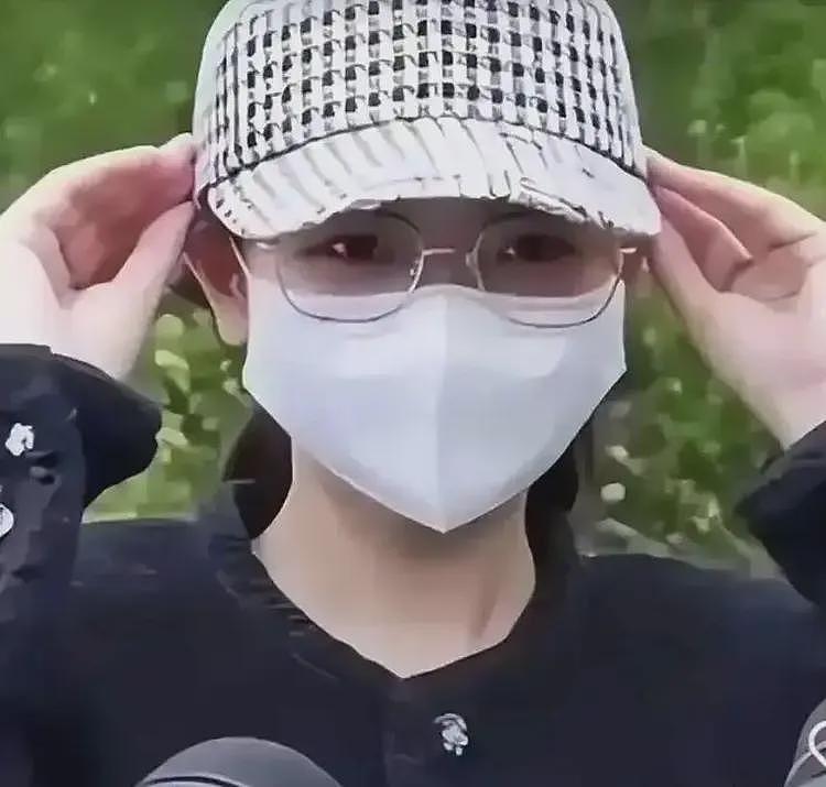 关于杨兰兰,我们可能永远不知道她是谁?很多帖子已被抹去(组图) - 5
