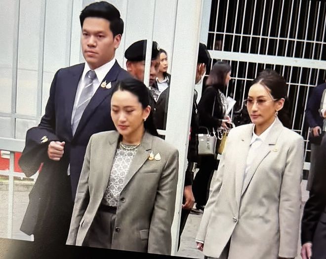 佩通坦辞别75岁父亲他信,万般不舍,眼中含泪却仍要努力微笑(组图) - 4