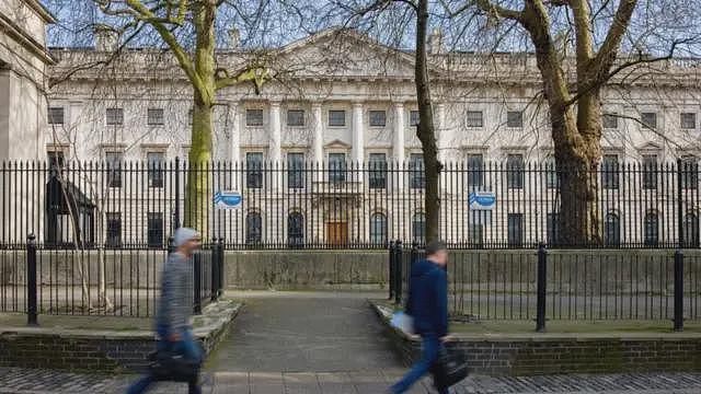 英国规划律师警告:批准中国“超级大使馆”计划恐属“违法”(组图) - 1