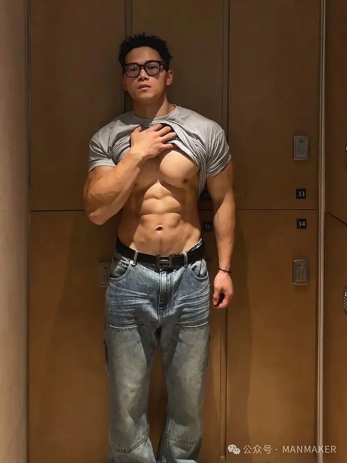 【帅哥】成都健身肌肉网红帅哥，霸气腱子肉大长腿馋哭网友（组图） - 15