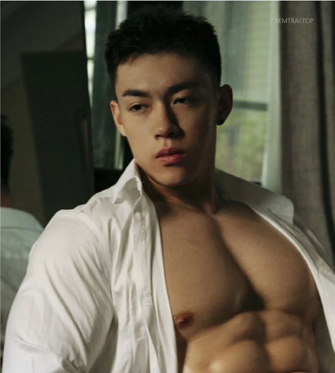 【帅哥】肉壮美臀运动员，肌肉写真，身材太吸睛啦（组图） - 12