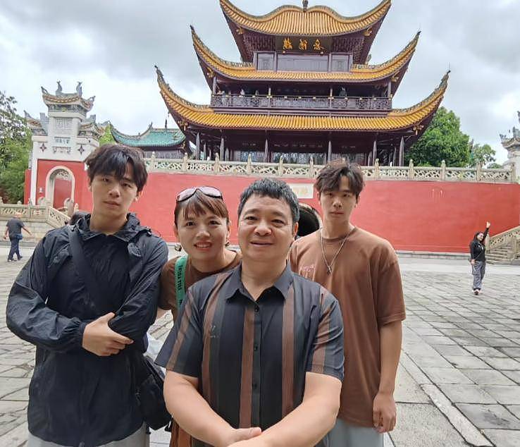 华中科技大学24岁研二学生吴穷去世，多次获奖学金，前后仅20多天（组图） - 14