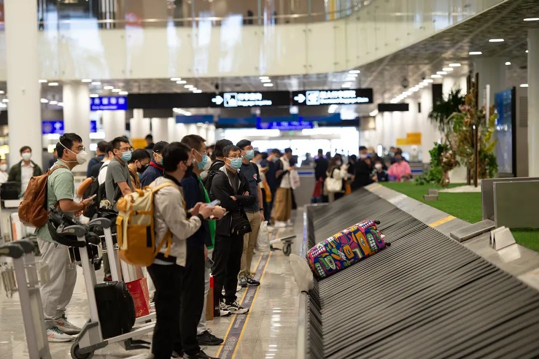 中国女子在从新加坡回国航班上，公然玩火还自曝多次带火机登机... 现场画面流出（组图） - 35