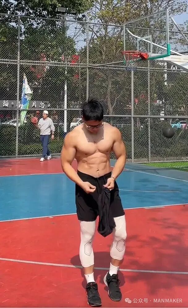 【帅哥】成都健身肌肉网红帅哥，霸气腱子肉大长腿馋哭网友（组图） - 2