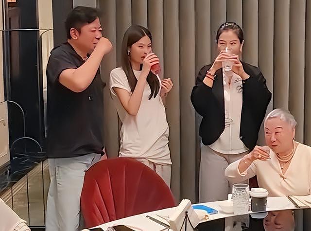 老戏骨祖孙三代炫耀在美生活，声称我奋斗我享受，如今回中国生活（组图） - 17