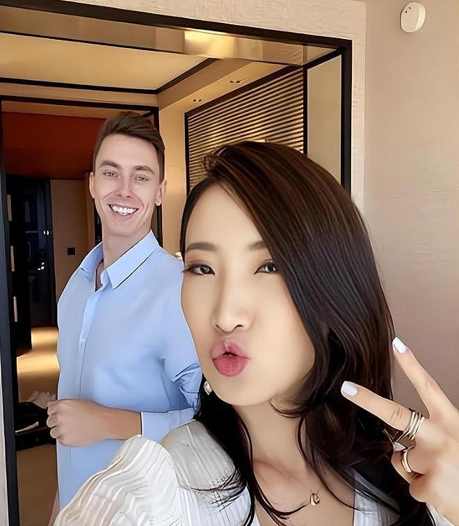 和陈赫离婚10年,许婧一张 大胆照,撕开那段婚姻最后的伪装(组图) - 14