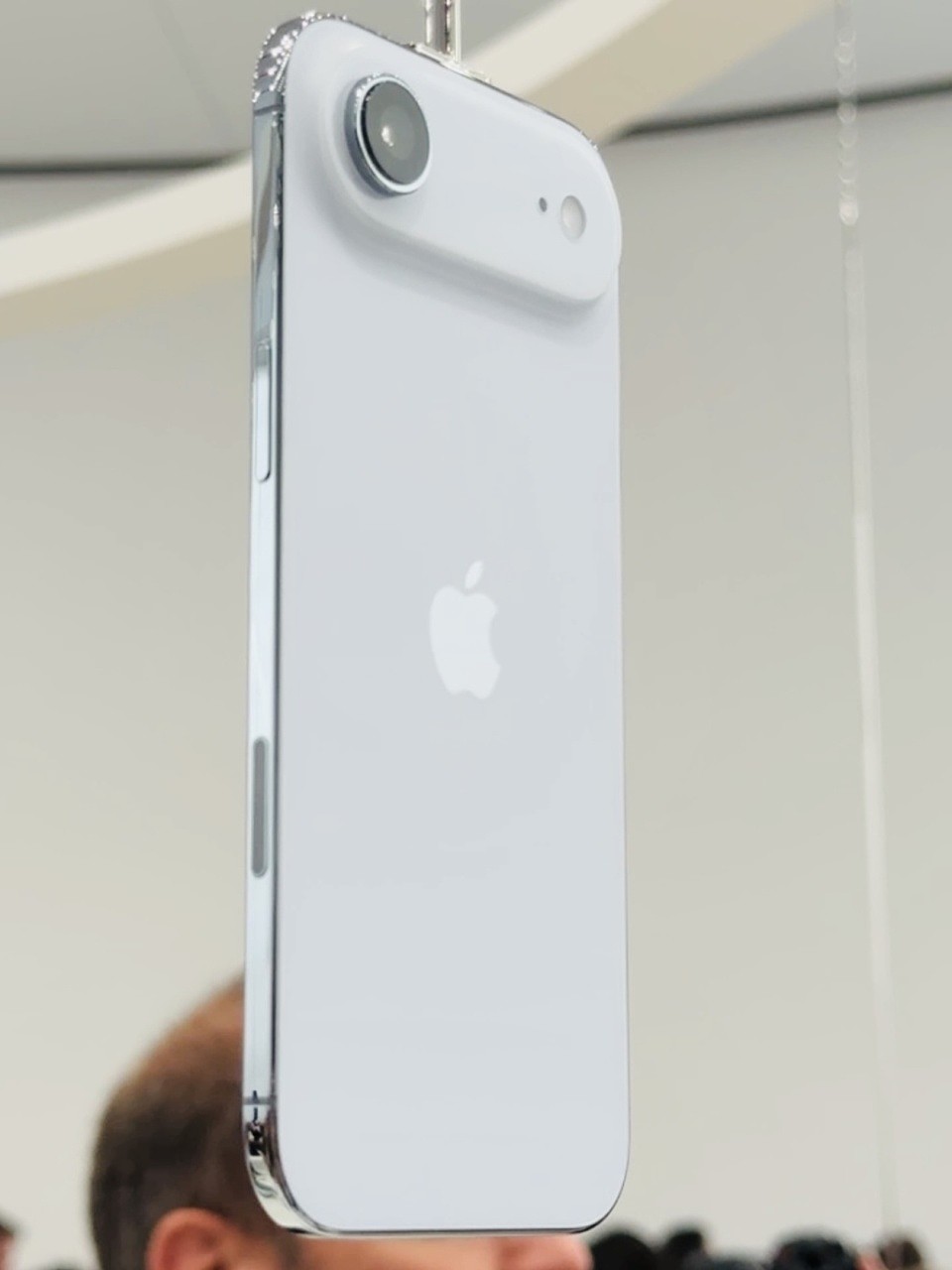 iPhone 17系列上手体验：橙色Pro“显眼包”，Air轻薄超预期（视频/组图） - 1