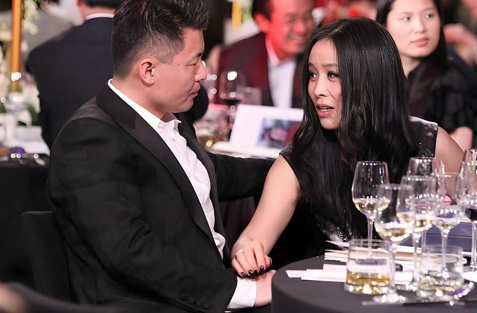 那英老公否认婚内出轨称同回别墅为顺路捎带，致歉行为失当（组图） - 6