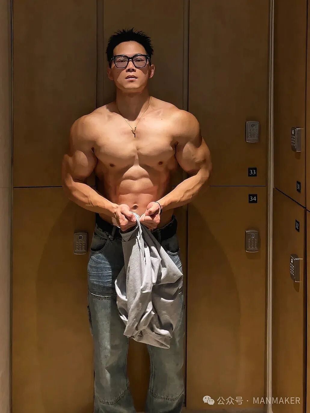 【帅哥】成都健身肌肉网红帅哥，霸气腱子肉大长腿馋哭网友（组图） - 21