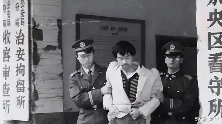 1993年老人带狗参演谢晋电影《老人与狗》，拍完后，人与狗皆枪毙（组图） - 2