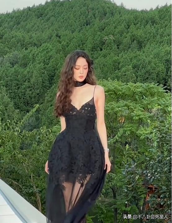 北京这一夜：董璇苍老刘涛霸气，倪妮裙摆太大胆周冬雨借势飞起（组图） - 8