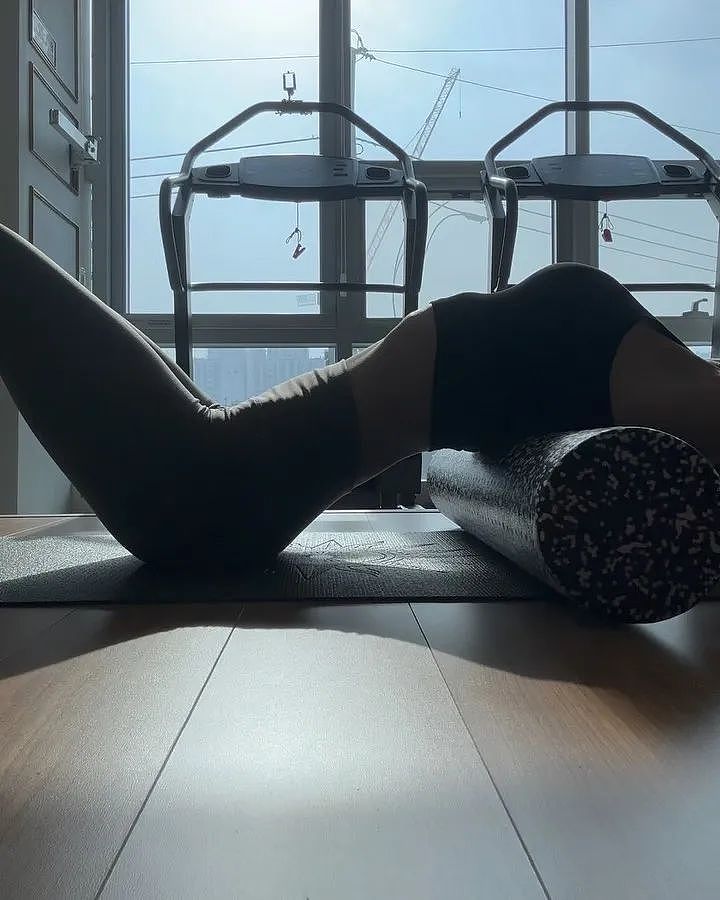 【美女】逆天腰臀比炸裂全网！168气质美女健身房自拍曝光，这S曲线太窒息（组图） - 15