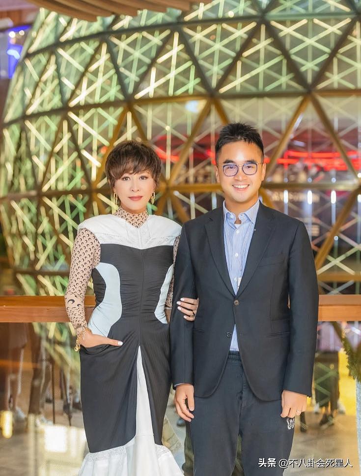 千亿豪门郑志刚退出家族产业拍短剧，港圈三代与内地豪二代大不同（组图） - 5