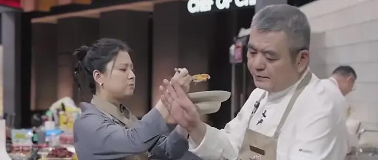 美食综艺用嫩肉粉的主厨社死，全网声讨丢了饭碗，谢霆锋也受牵连（组图） - 14