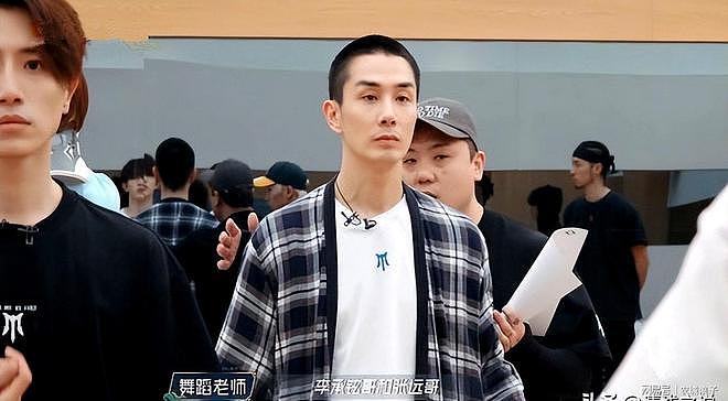 披哥5：李承铉当队长碰荆棘泪洒舞台，张晋一句话道出问题根源（组图） - 6