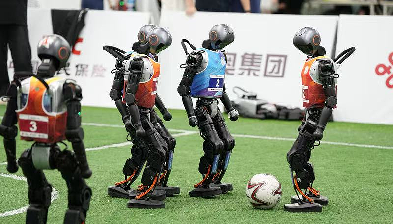 人类要输?机器人保姆会遛狗、送餐、讲PPT,网友:看来我真的要失业了(组图) - 21