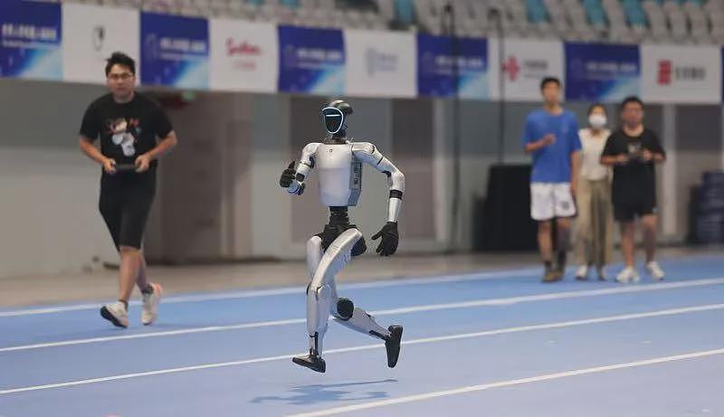 人类要输？机器人保姆会遛狗、送餐、讲PPT，网友：看来我真的要失业了（组图） - 22