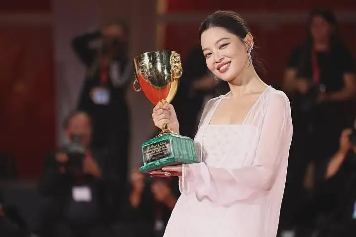 【社交】恭喜辛芷蕾！这个“把野心写在脸上”的女人，背后的成长经历首次曝光（组图） - 5